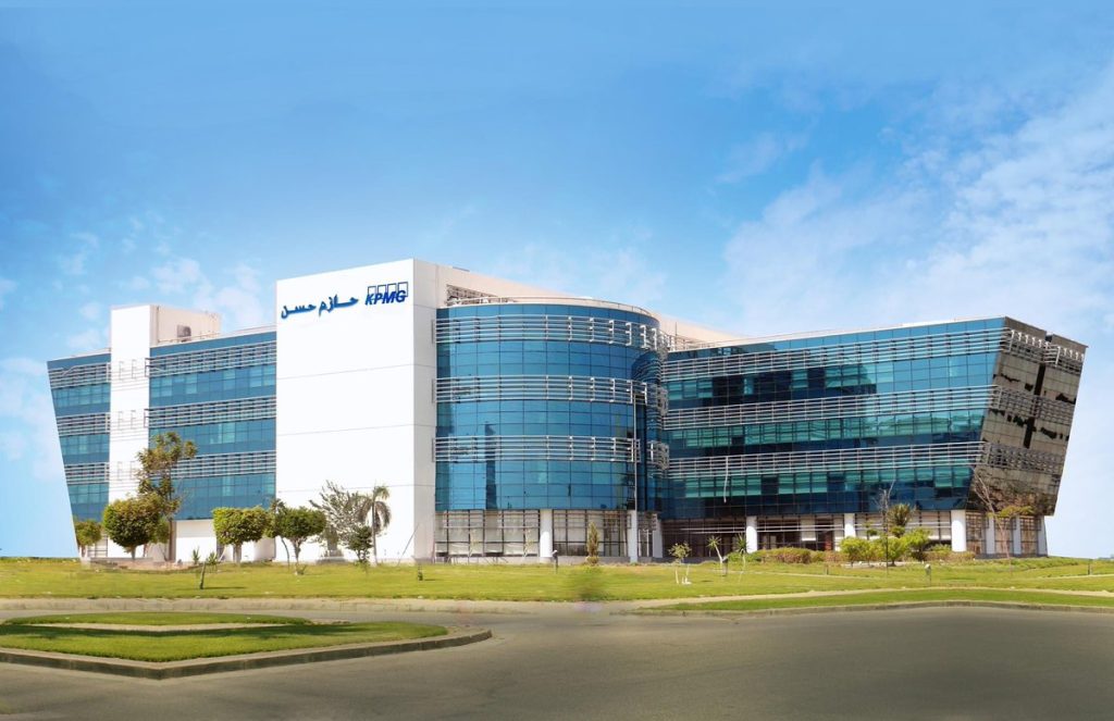 لماذا-انتهى-نصف-قرن-من-شراكة-“حازم-حسن”-و”kpmg”؟
