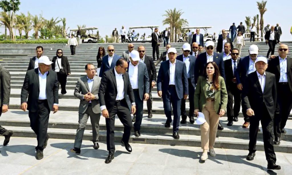 رئيس-الوزراء-يتفقد-معدلات-تنفيذ-مشروع-“حدائق-تلال-الفسطاط”